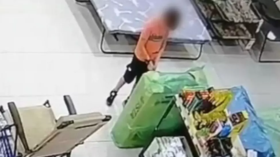 Un baietel de 6 ani a incendiat un hipermarket din Kiev. Parintii risca amenda | VIDEO