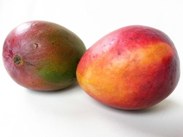 bebelus-burtica-mango
