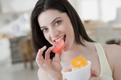 fructe-femei