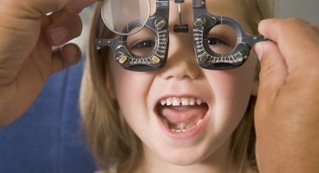 examen oftalmologic la ochi la copii)